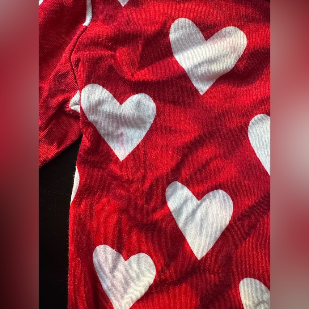 Bums & Roses Red Hearts Footie - Picture 3 of 7